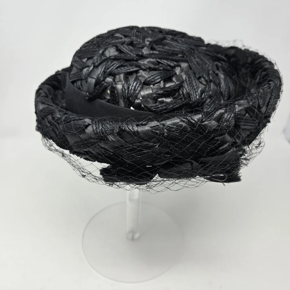 VINTAGE 1950 PASADENA HATS BLACK WOVEN STRAW BOATER HAT VEIL WOMEN OS WHIMSIGOTH